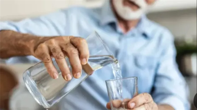 فوائد شرب الماء على الريق..عادة بسيطة بنتائج مذهلة