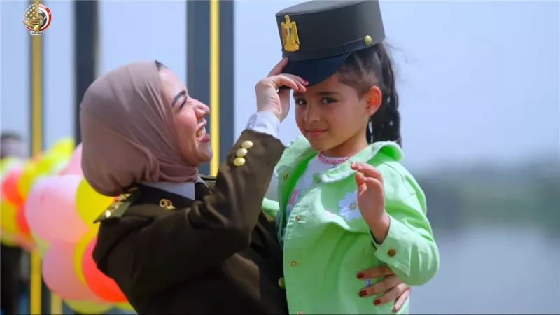 لمسة وفاء.. القوات المسلحة ترسم البسمة على أبناء الشهداء في يوم اليتيم