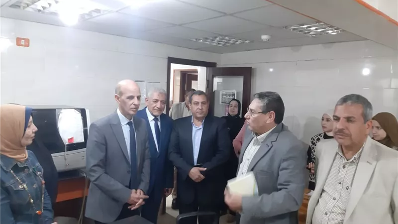 جامعة بني سويف تبحث تحديث معمل الهستوباثولوجيا لدعم البحث العلمي