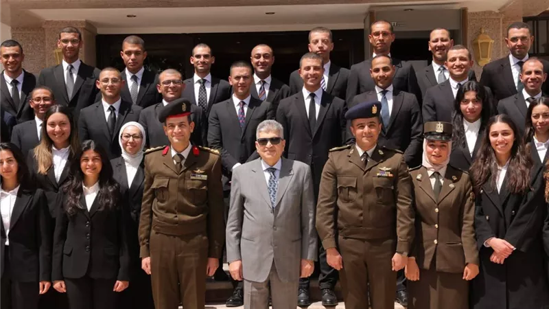 الفريق أسامة ربيع يستقبل الملحقين الدبلوماسيين للتعرف على إنجازات قناة السويس