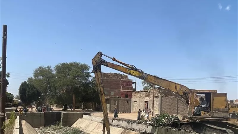 استجابة لـ«نيوز رووم».. تنظيف ترعة بني غالب بأسيوط والحفاظ على صحة السكان