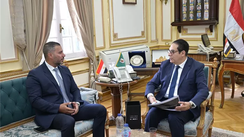 البورصة المصرية وجامعة القاهرة تطلقان مبادرة لنشر ثقافة الاستثمار بين الطلاب