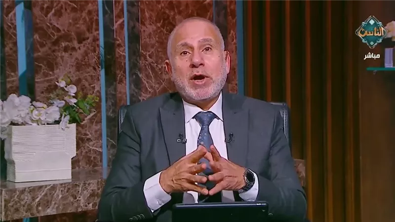 «الهدوء والطمأنة».. أستاذ طب نفسي يوضح أساليب التعامل مع مريض الزهايمر