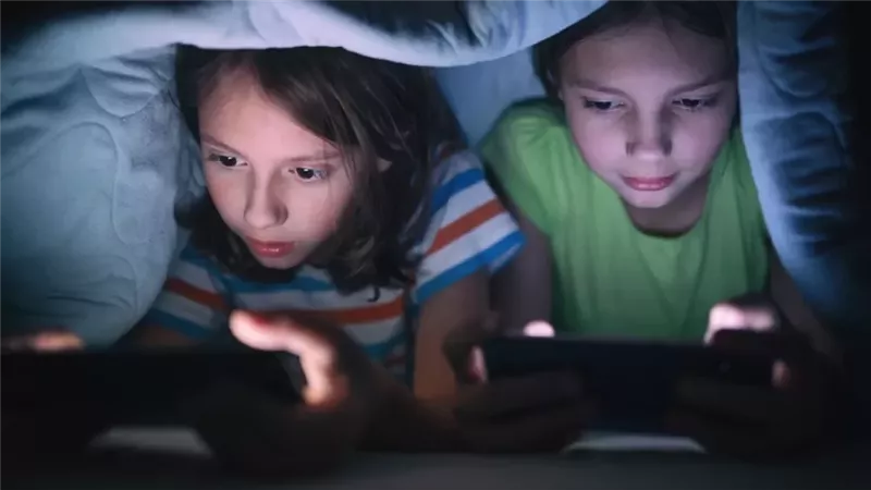 شريحة الأطفال.. هل تنجح في حماية جيل السوشيال ميديا من المخاطر الرقمية؟