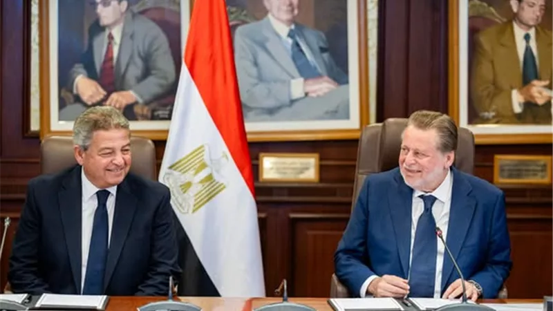 توقيع بروتوكول تعاون بين البنك المركزي والأعلى للإعلام لتنظيم المحتوى الرقمي