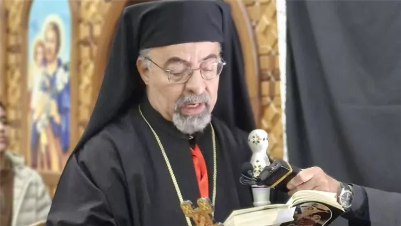 الأنبا إبراهيم إسحق يترأس صلاة ليلة الاثنين من البصخة المقدسة بكنيسة العذراء 