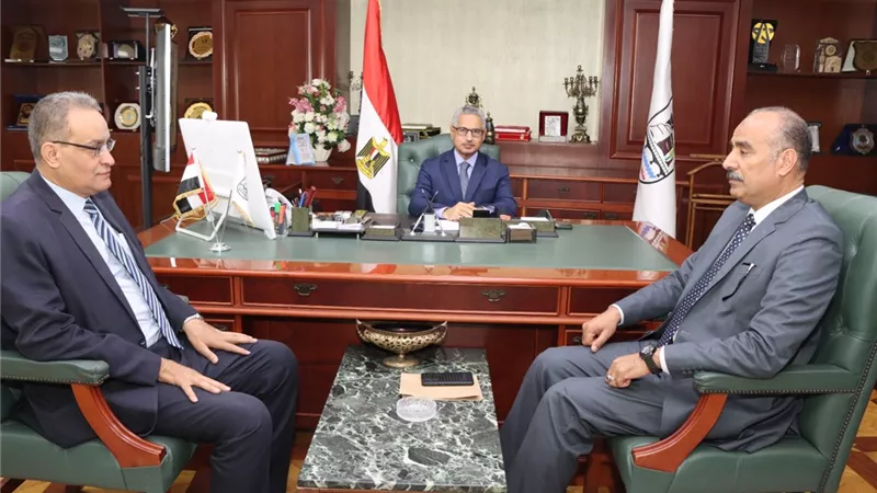 محافظ بني سويف يؤكد على استكمال جهود التطوير بالتعليم وتكامل الخبرات