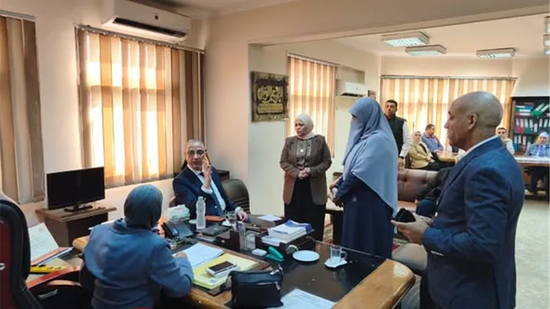 محافظ الجيزة يتفقد مديرية الإسكان والمرافق ويوجه بتذليل معوقات العمل