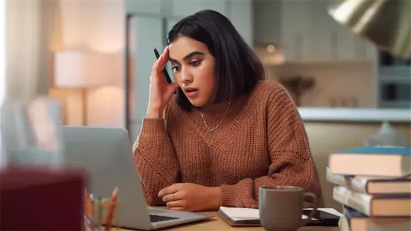 تريند تيك توك يظهر إرهاق الفتيات سريعا بعد ساعتين في العمل