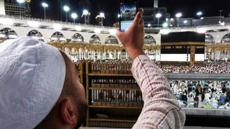 السعودية تحظر التصوير بالحرمين لضمان خشوع الحجاج موسم 2026
