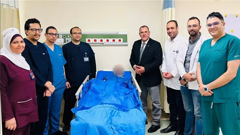 الرعاية الصحية: نجاح إنقاذ مريض متعدد الإصابات في جراحة استمرت لأكثر من 15ساعة