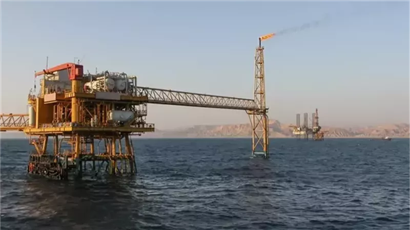 بإنتاج 2500 برميل.. وزارة البترول تعلن حفر بئر نفط بخليج السويس