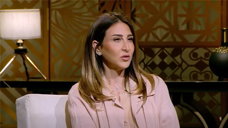دينا غبور تروي مأساة ابنتها مع السكري: «كانت هتموت.. ومحدش هيقويكي غير نفسك»
