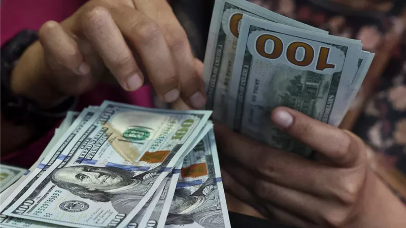سعر الدولار اليوم الخميس.. هبوط ملحوظ في البنوك المصرية