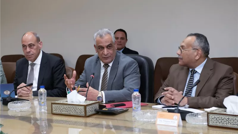 وزير الإنتاج الحربي يستقبل وفد أفريقيا الوسطى لتعزيز التعاون الصناعي والتدريبي