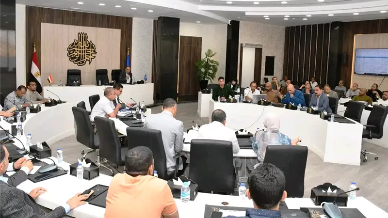 محافظ أسوان يرفع درجة الاستعداد في مشروعات 