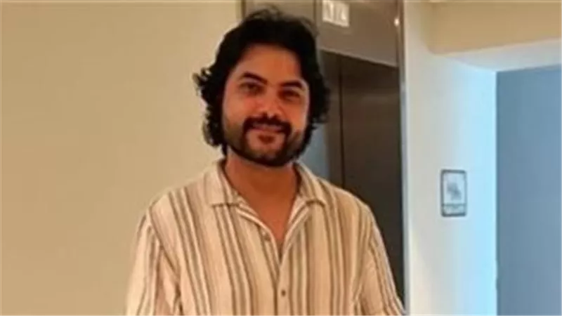 بعد وفاته صباح اليوم.. نقابة السينمائيين تنعي والد محمود حمدان 