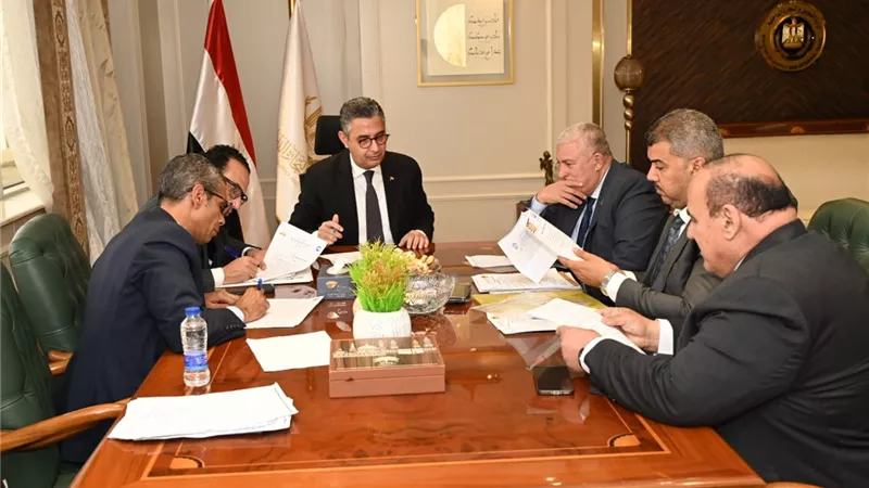 وزير التموين يجتمع بأعضاء البرلمان لتعزيز التواصل وتلبية احتياجات المواطنين