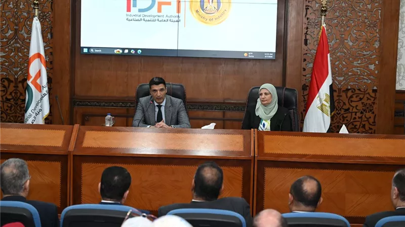 وزير الصناعة يبحث تطوير أداء هيئة التنمية الصناعية ورفع كفاءة الخدمات للمستثمر