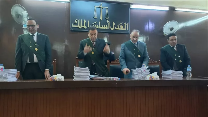 جنايات قنا تقضي بالسجن عشر سنوات وغرامة خمسين ألف جنيه لمتهمين فى تشكيل عصابي 