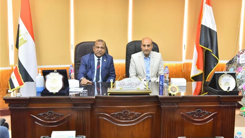 محافظ أسيوط يزور الغرفة التجارية ويؤكد: القطاع الخاص شريك رئيسي في التنمية