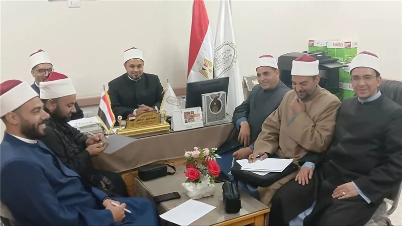 مدير وعظ الغربية يلتقي مُحكّمي محاكم الأسرة لتعزيز جهود الإصلاح الأسري