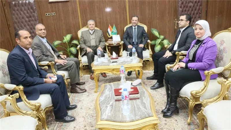 محافظ المنوفية يستقبل مدير صندوق مكتبات مصر العامة لمناقشة الموقف التنفيذى 