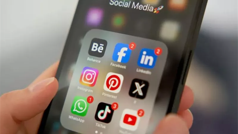 بدءًا من 2027.. اليونان تحظر وسائل التواصل للأطفال دون 15 عامًا لحماية صحتهم