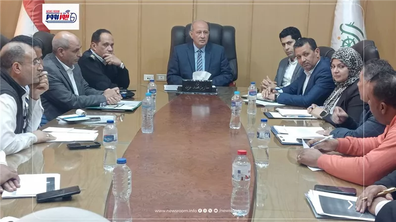 سكرتير عام محافظة الفيوم يترأس اجتماع لجنة إزالة التعديات على الأراضي الزراعية
