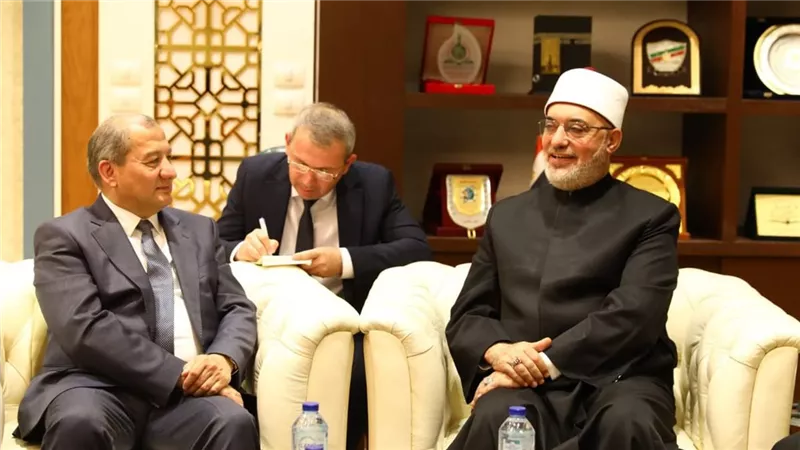 مفتي الجمهورية يستقبل وفدًا رفيع المستوى من أوزبكستان لبحث تعزيز التعاون