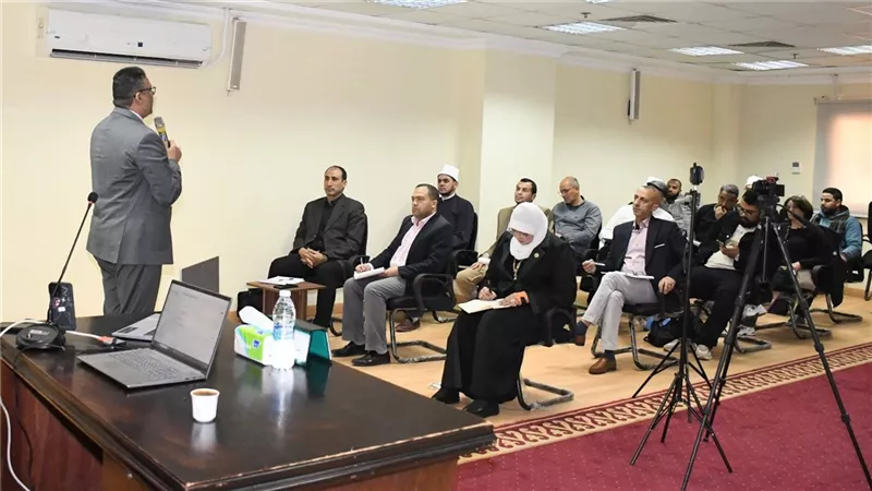 عميد إعلام الأزهر يؤكد أهمية الضمير المهني في مواجهة تحديات الإعلام الرقمي