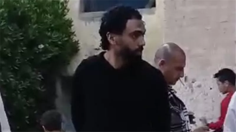 بحضور نجوم الأهلي.. حسين الشحات يستقبل عزاء والد زوجته بمدينة السلام |فيديو