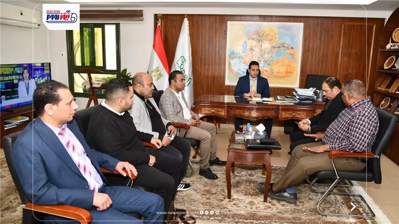 نائب محافظ الفيوم يتابع الخطط المستقبلية لأنزال الزريعة لبحيرة قارون
