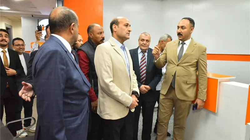 مؤكدا كفاءة الأداء.. محافظ أسيوط يتفقد مركز الخدمات المميز بالغرفة التجارية