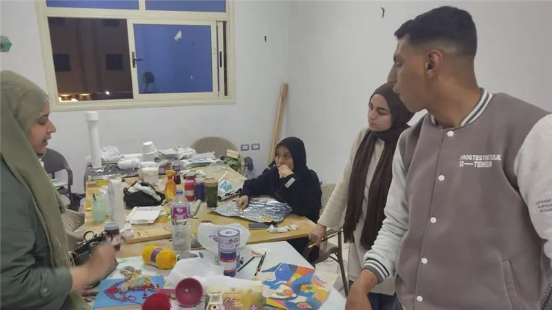 تنفيذ ورشة دروب الفن بمركز سليم الحي بالسويس لتنمية مهارات النحت والتشكيل