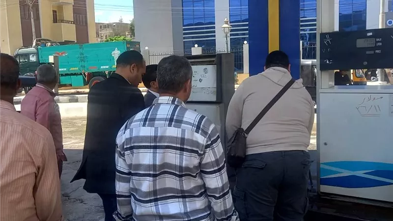 تحرير 4 محاضر وضبط أكثر من 10 أطنان مواد بترولية قبل بيعها في السوق السوداء