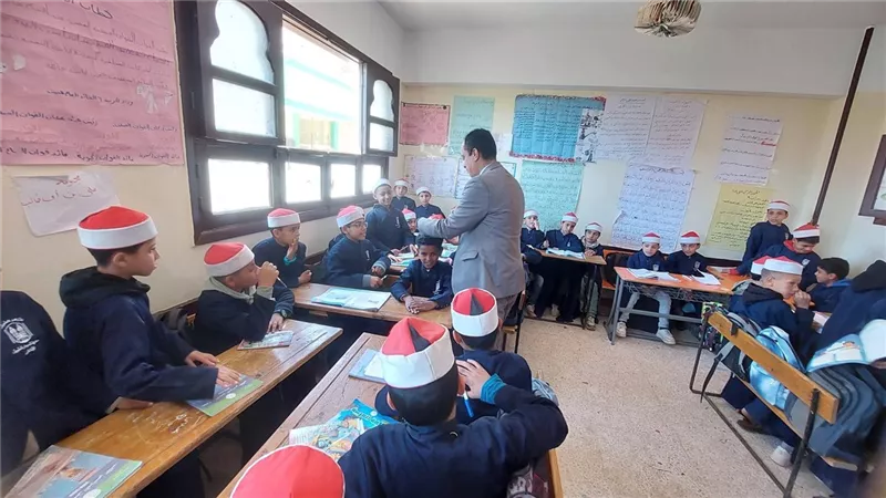 مدير التعليم الابتدائي بالأزهر يتفقد معاهد الشرقية ويتابع انتظام الدراسة