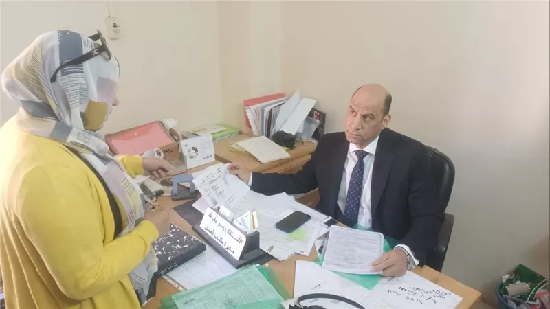 جولة مفاجئة لوزير العمل بمكتب عمل بدر وتشديد على رفع كفاءة الخدمات