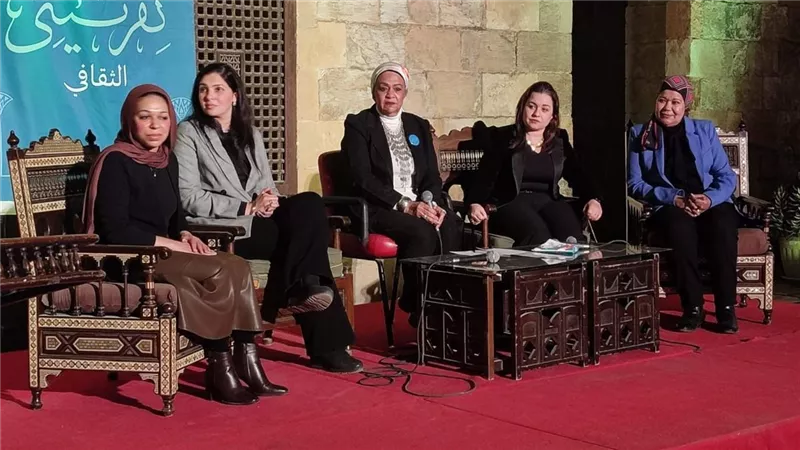 “رنجة وبصارة وعدس”.. طبلية مصر في ضيافة صالون نفرتيتي بقصر الأمير طاز 