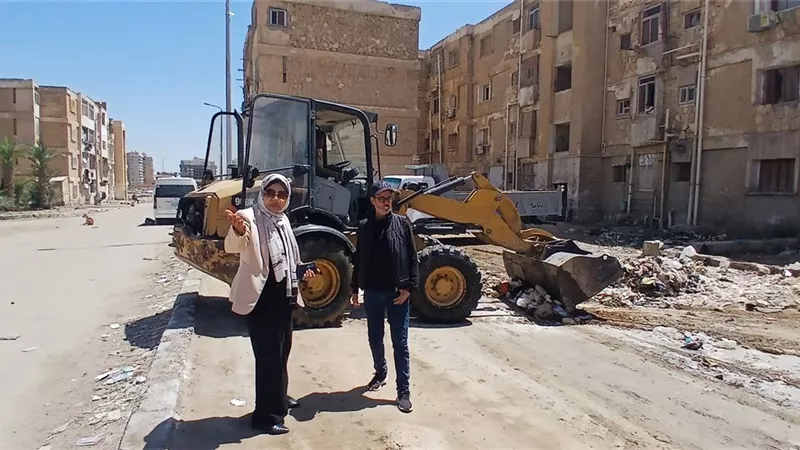 تنفيذ حملة نظافة شاملة بحي مكة في حي فيصل بمحافظة السويس