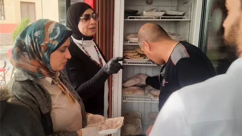 حملة رقابية مكثفة على أسواق السويس.. وضبط 237 كجم غير صالحة للاستهلاك
