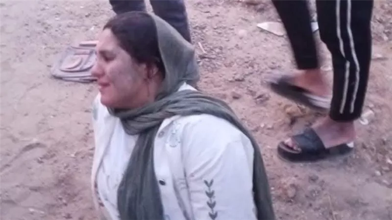 «حقها ضاع واتضربت».. 7 أشخاص يعتدون على سيدة بعد توثيقها التعدي على أرضها