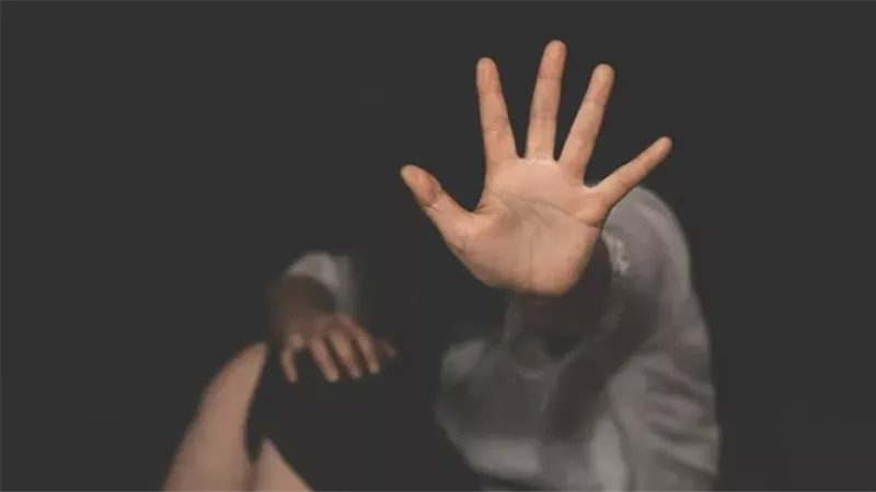 استغل غياب والدتها.. التحقيق مع سائق اعتدي جنسيا على ابنة زوجته بحدائق أكتوبر