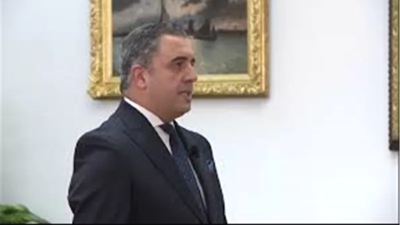 السفير المصري بالجزائر يدعم الزمالك في المران الختامي قبل مواجهة شباب بلوزداد