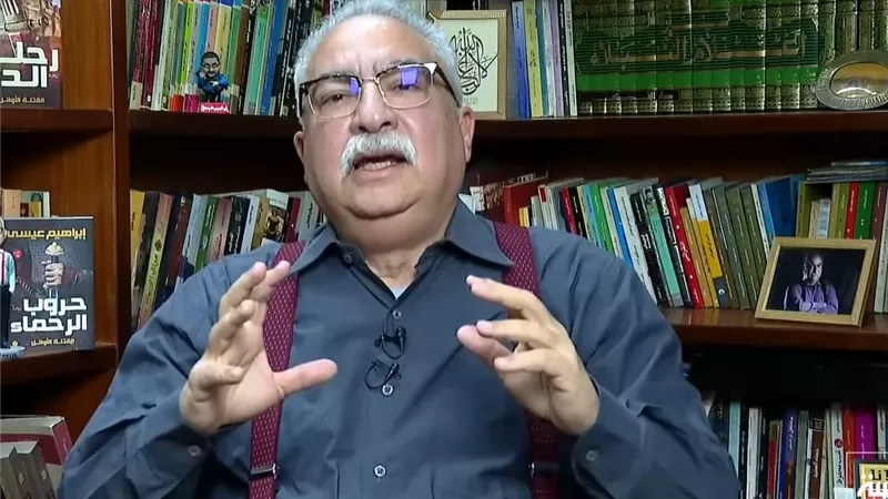 إبراهيم عيسى يدعو المصريين للاستفادة من مشروعات العاصمة والعلمين