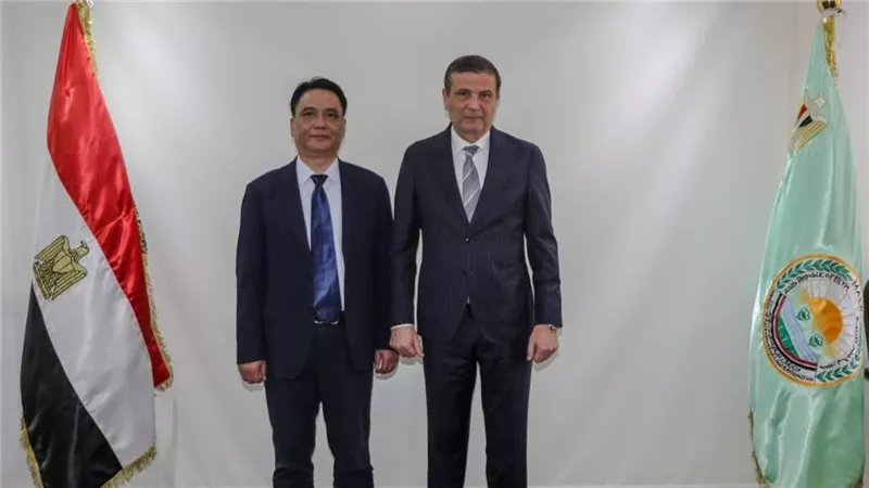وزير الزراعة يبحث مع مستثمرين صينيين التعاون في التصنيع الزراعي