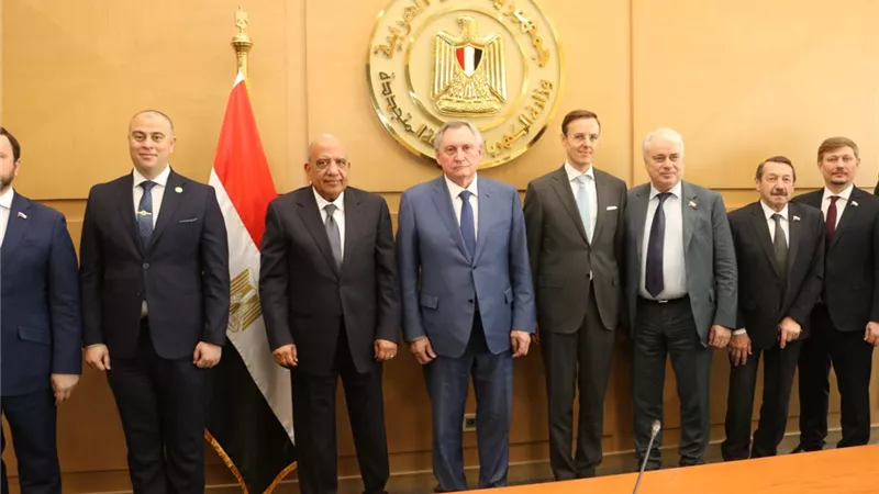 وزير الكهرباء يبحث مع وفد روسي مستجدات مشروع  الضبعة وتعزيز التعاون في الطاقة 