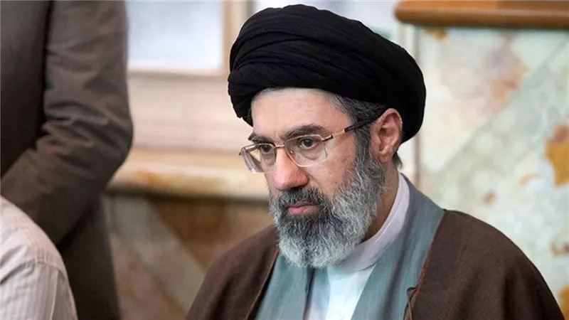 إيران: مجتبى خامنئي يشترط قيادة قاليباف للمفاوضات مع أمريكا.. وترامب يرد