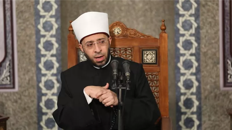 وزير الأوقاف يصدر قرارين بتجديد تكليف مدير عام وتعيين مدير للشئون الهندسية