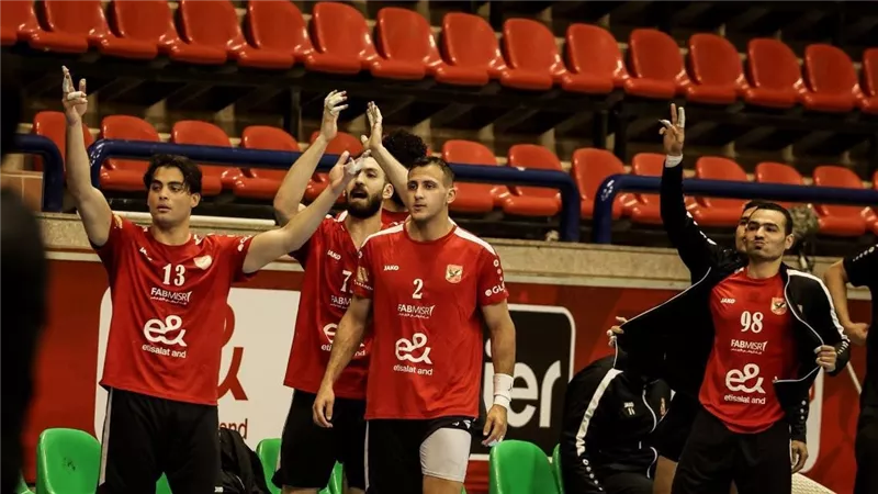 فريق رجال يد الأهلي يتوج ببطولة دوري المحترفين عقب الفوز على سبورتنج